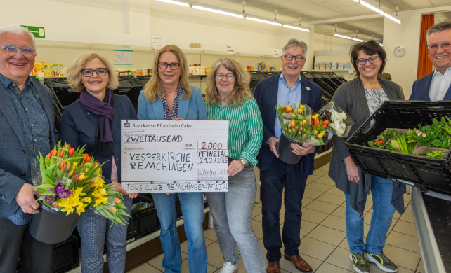 Spende Lions Remchingen_Foto: Meyer / Pforzheimer Zeitung