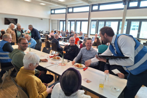 20260126_Landrat bedient auch die versammelte Prominenz